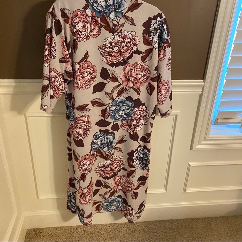 Lularoe Kimono size S